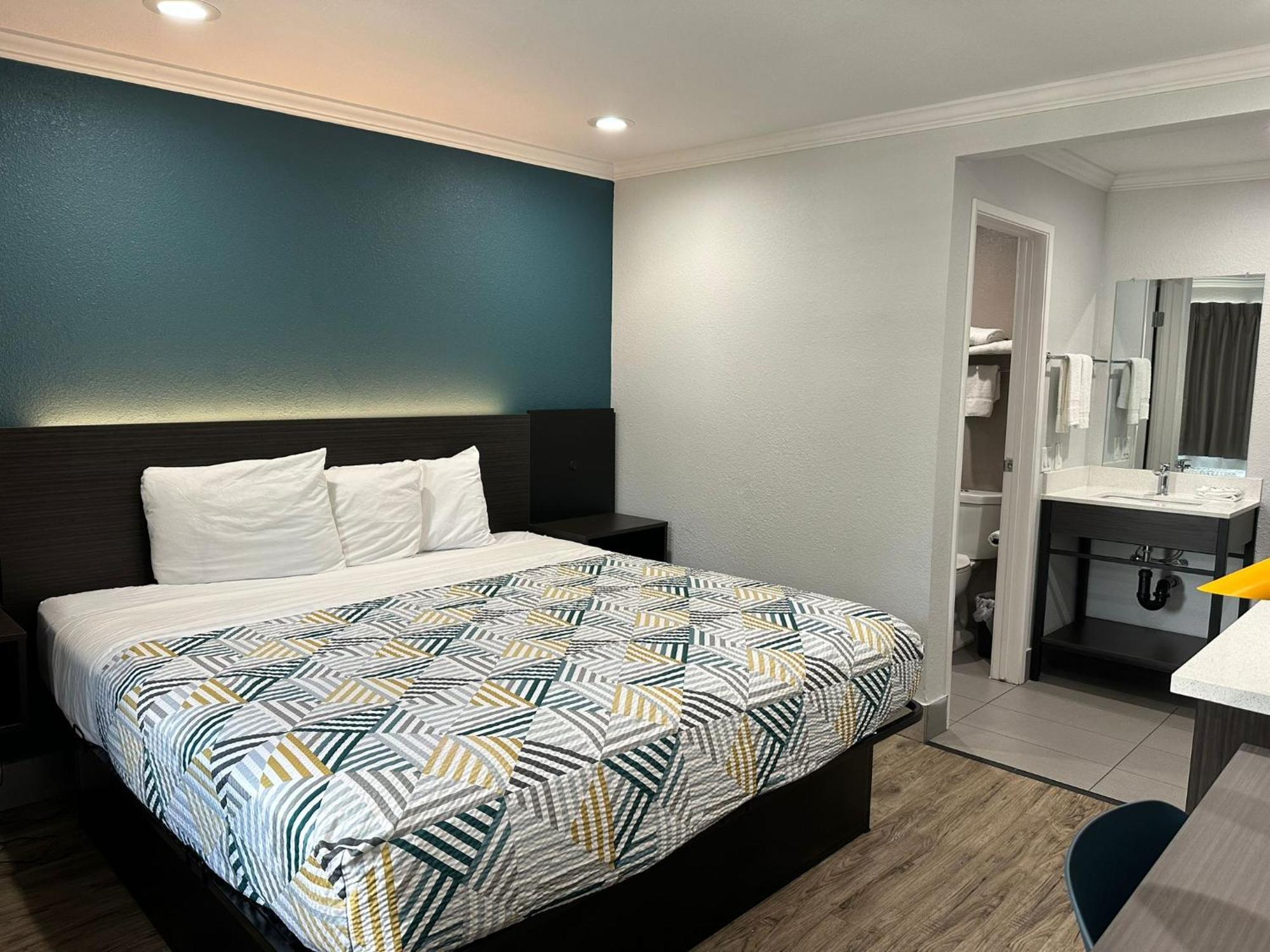 Studio 6 Suites San Ysidro Ca San Diego South Bay Exterior photo
