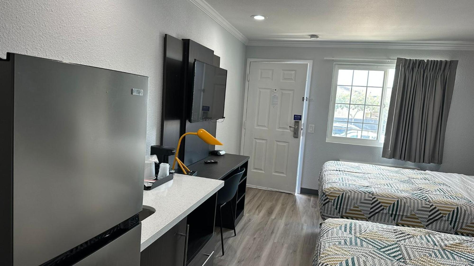 Studio 6 Suites San Ysidro Ca San Diego South Bay Exterior photo